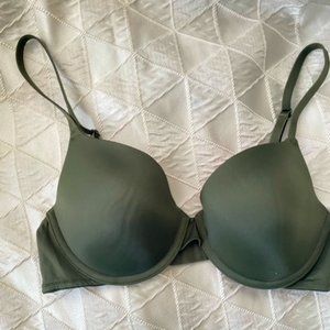 Victoria Secret's Wear Everywhere T-shirt Bar 36B (Army Green)